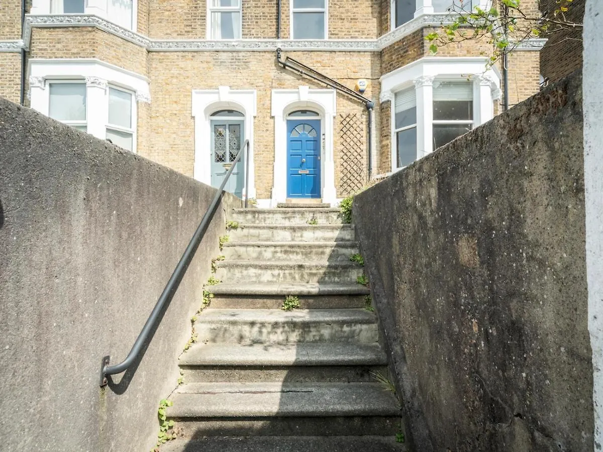 Pass The Keys Cosy And Chic Flat Near Greenwich Park London United Kingdom