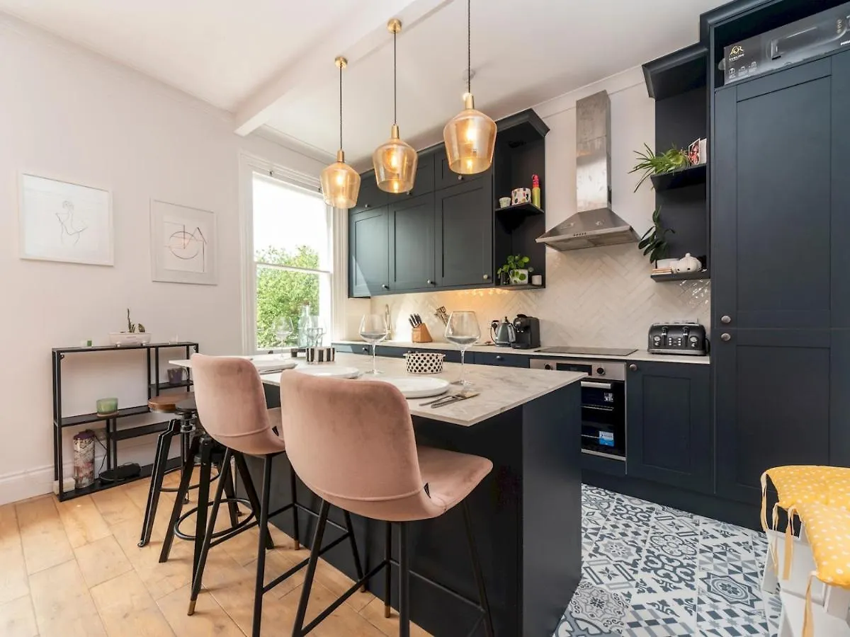 Pass The Keys Cosy And Chic Flat Near Greenwich Park London 0*,  United Kingdom