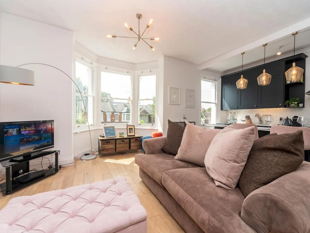 Pass The Keys Cosy And Chic Flat Near Greenwich Park London