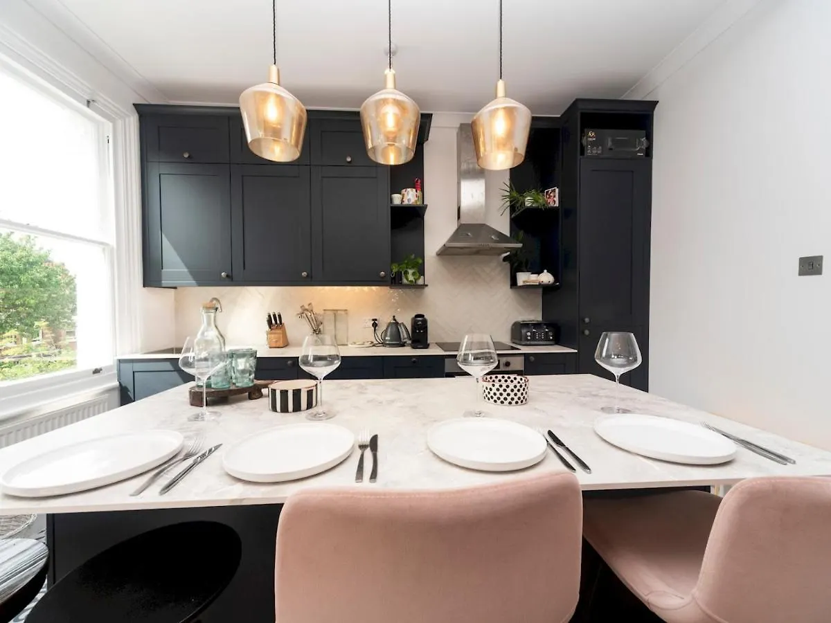 Pass The Keys Cosy And Chic Flat Near Greenwich Park London