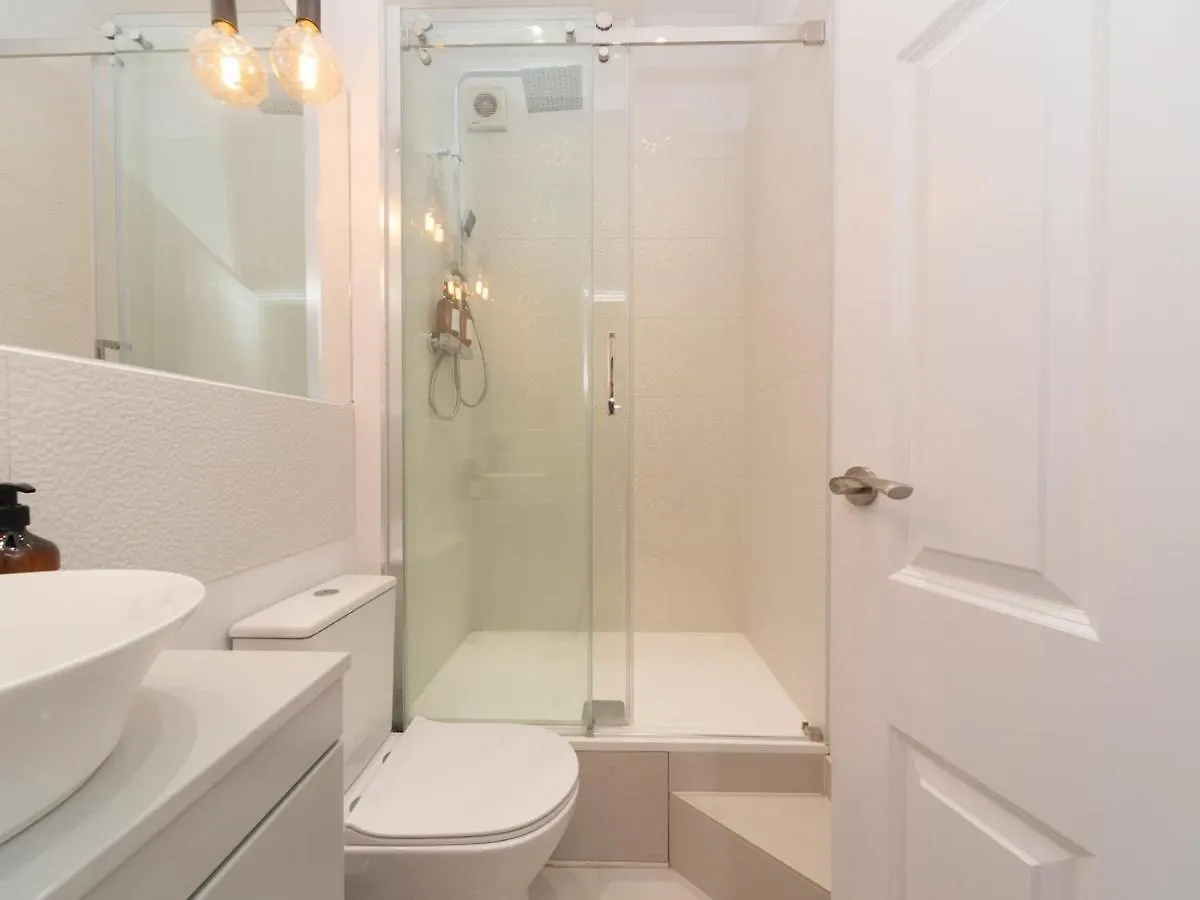 Pass The Keys Cosy And Chic Flat Near Greenwich Park London 0*,  United Kingdom